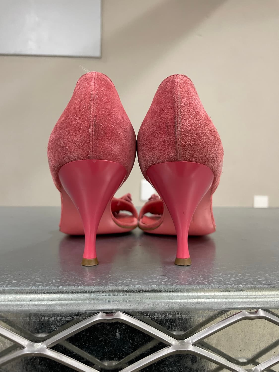 페레가모 새틴 러플 샌들 6.5 상품이미지3