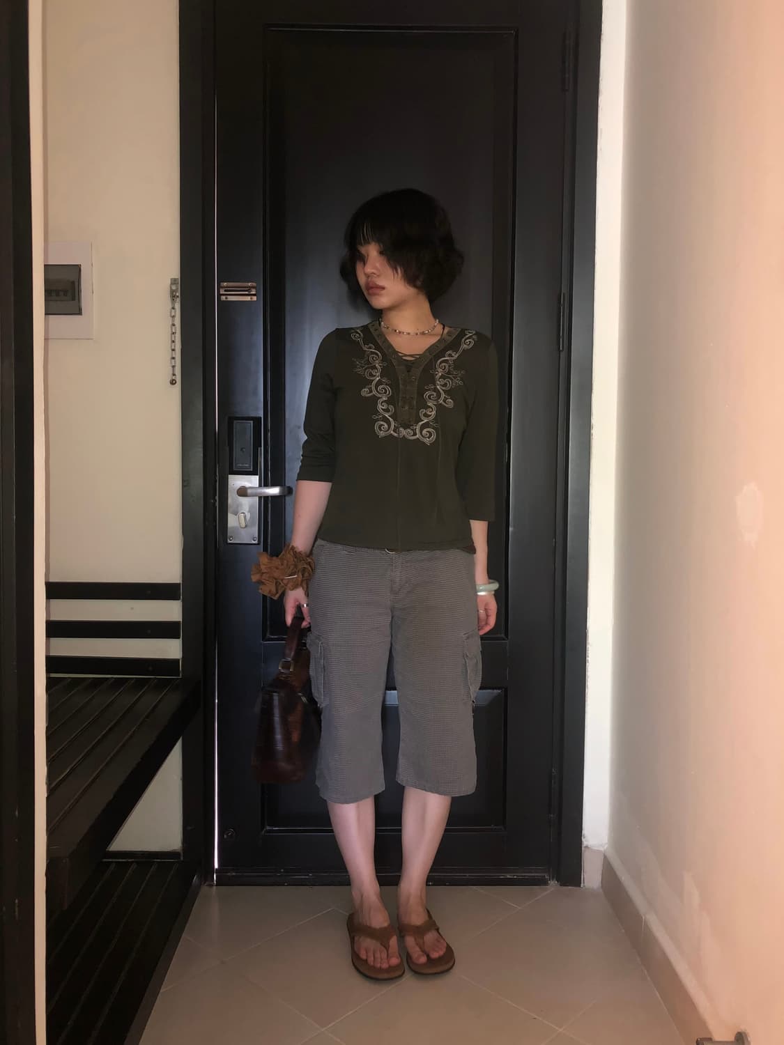 olive lace-up top 상품이미지4