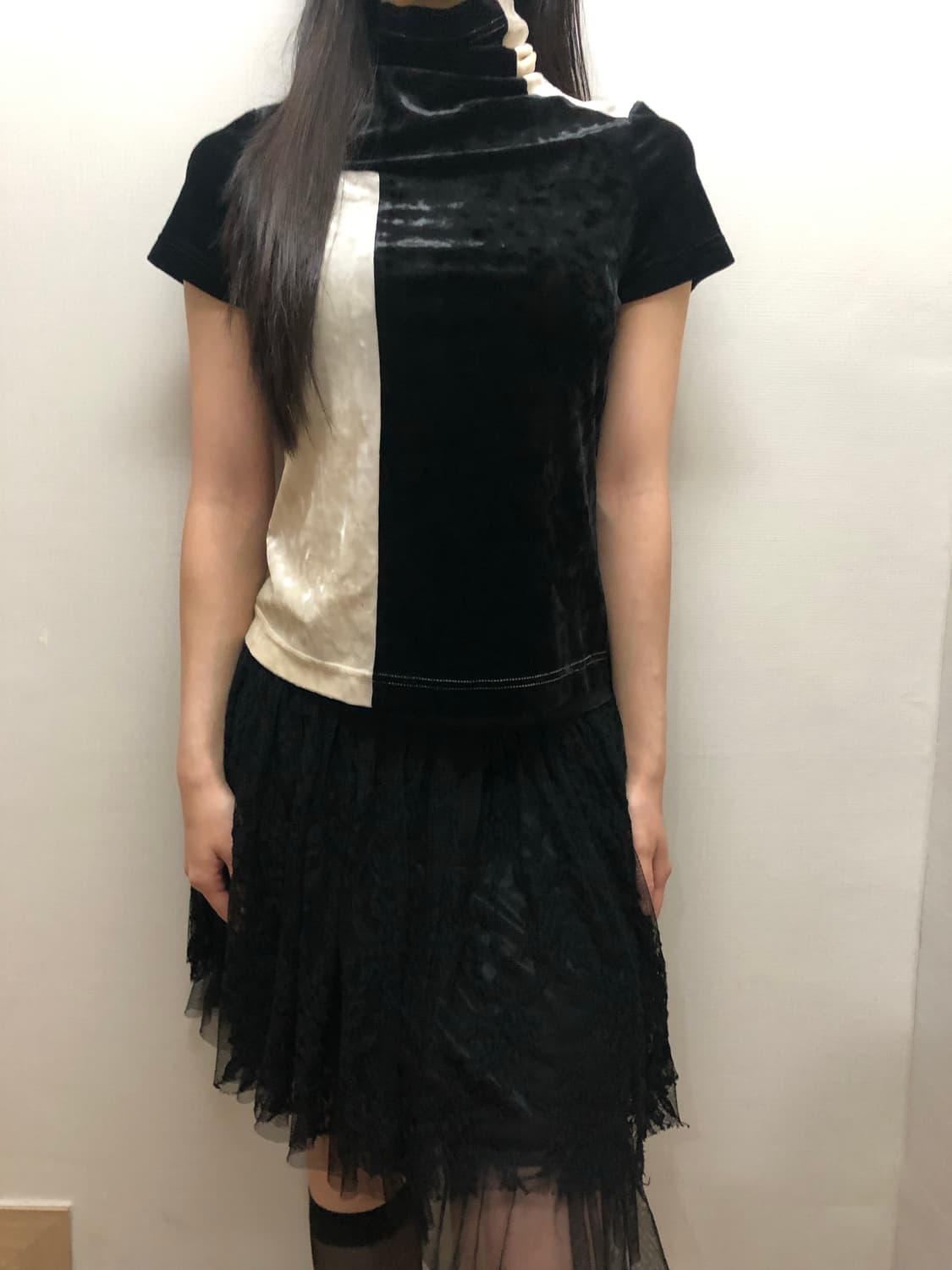 빈티지 블랙 앤 화이트 벨벳 탑 상품이미지9