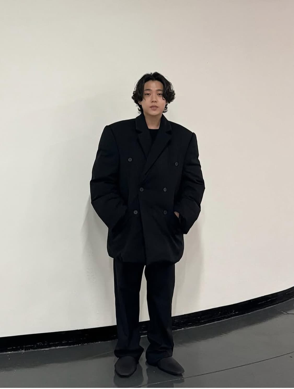 발렌시아가 23fw 패디드 울 블레이저 자켓 2사이즈 상품이미지4