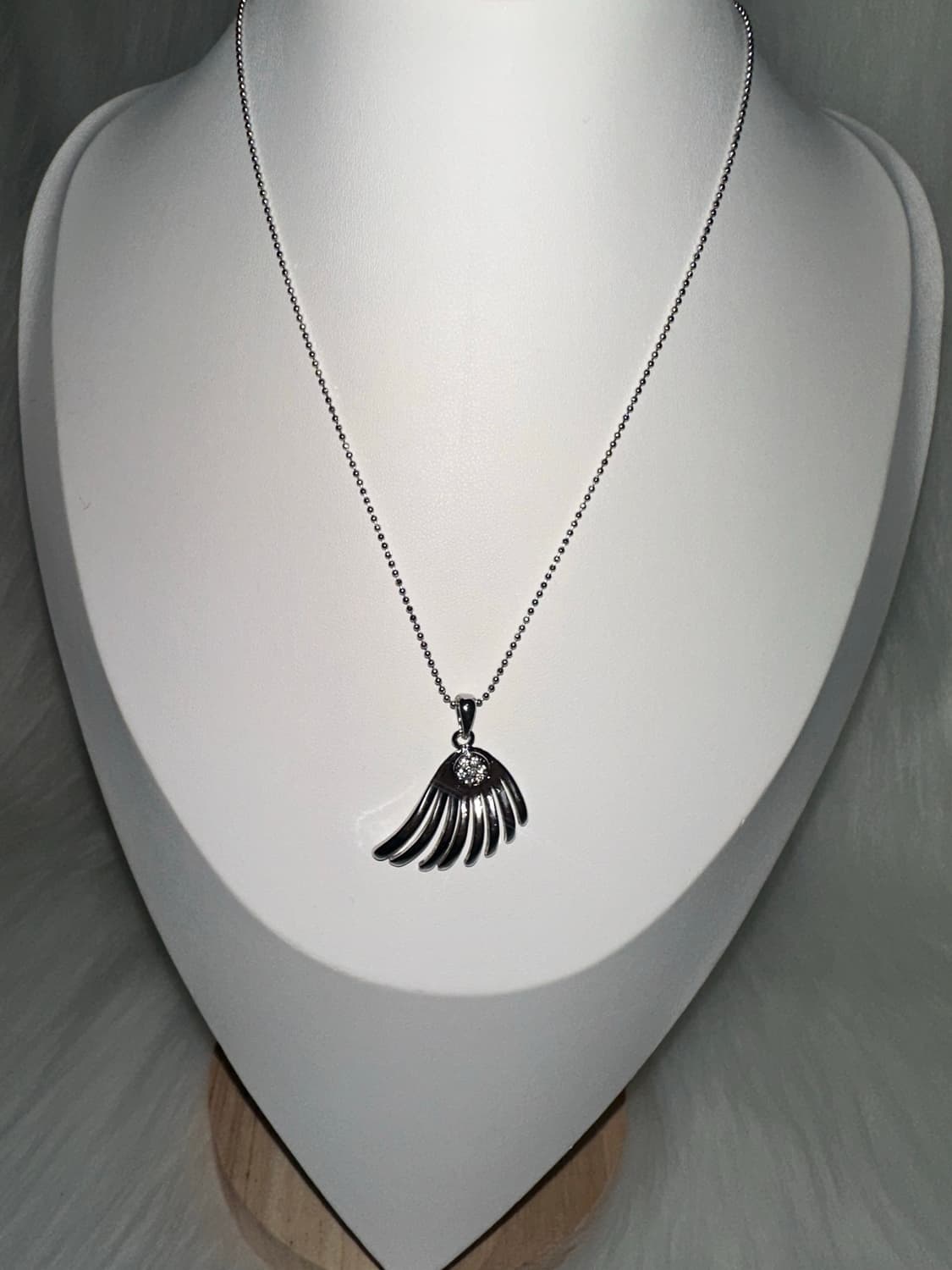 오리엔탈 날개 목걸이 상품이미지1