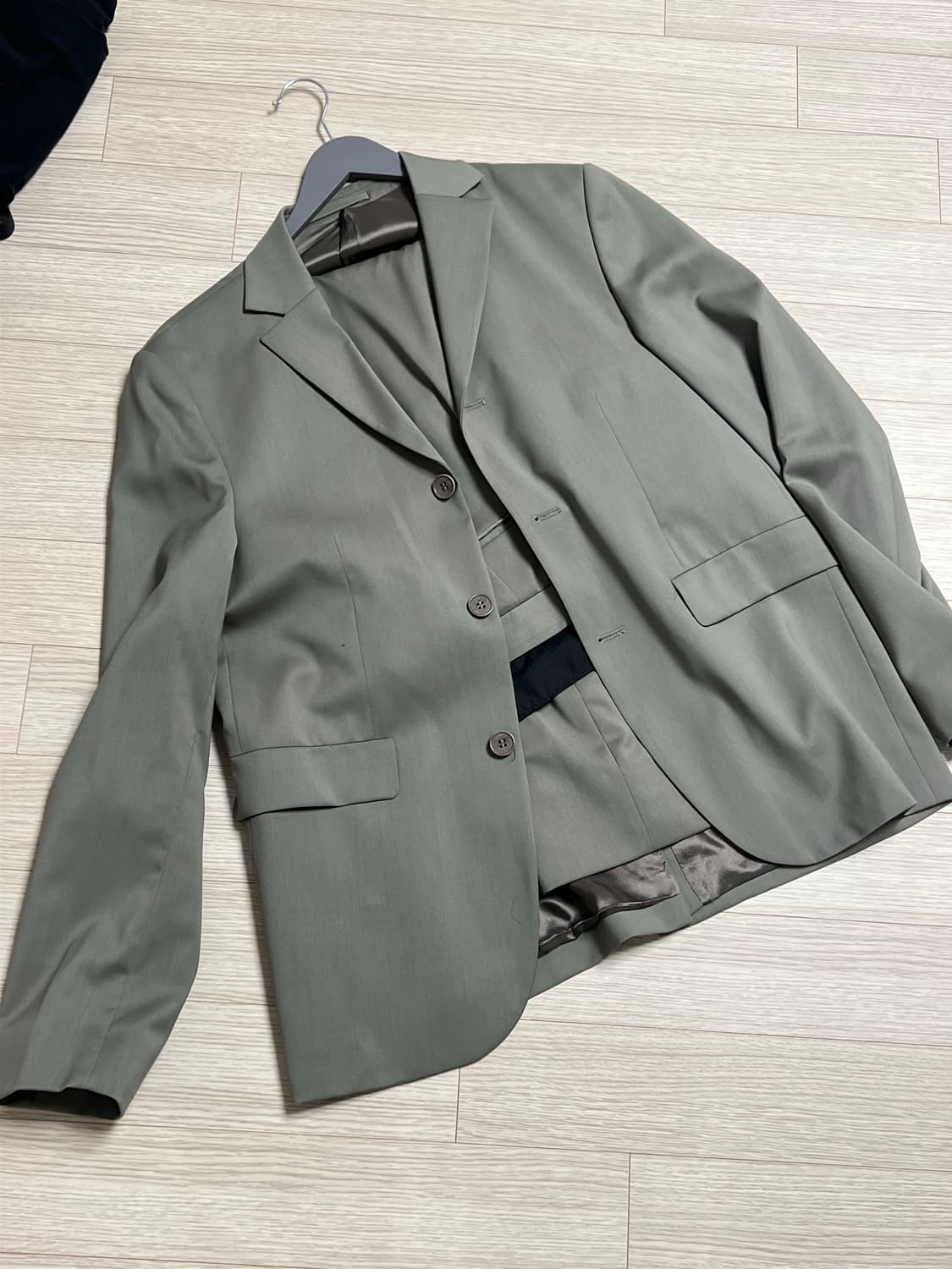 [48,46] cos 코스 쓰리버튼 블레이저 셋업 상품이미지2