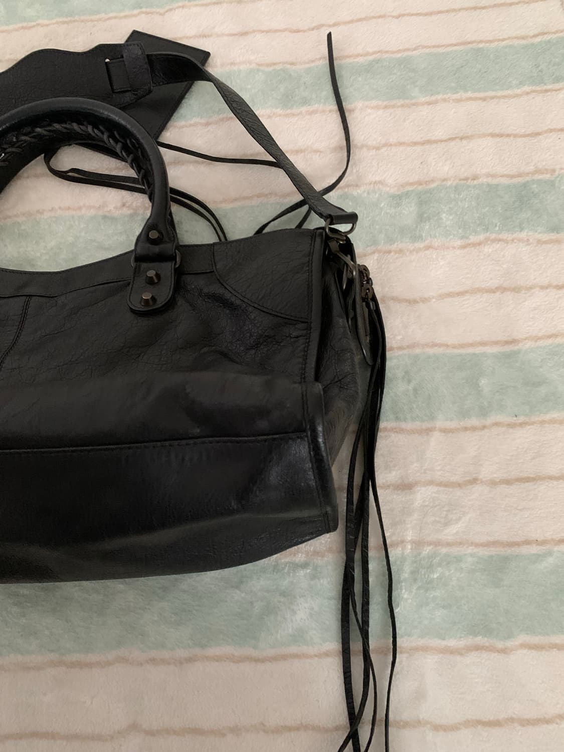 발렌시아가 모터백 블랙 시티백 라지 올블랙 상품이미지8