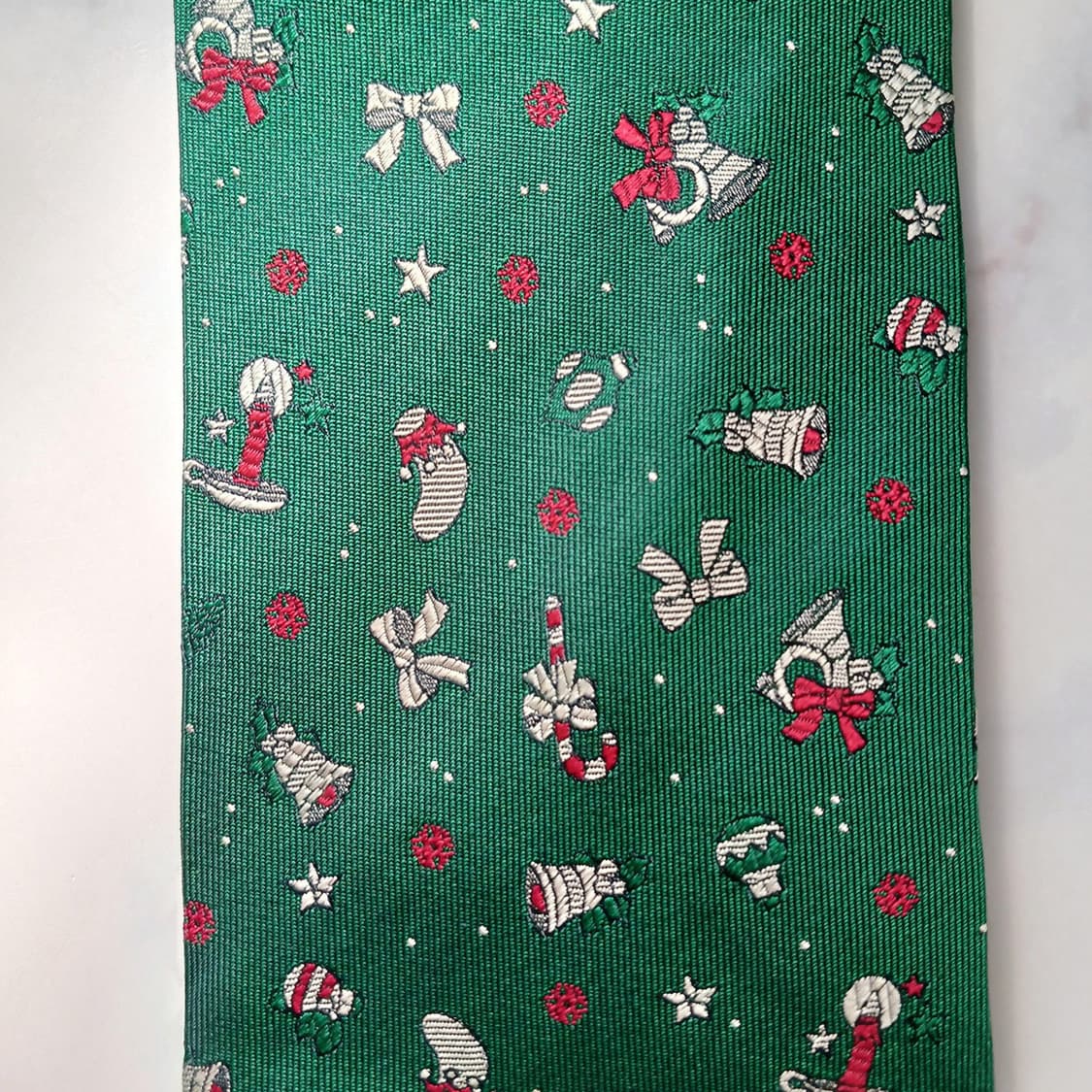 모스키노 자카드 크리스마스 패턴 넥타이 9.6cm A+등급 E789
 상품이미지7