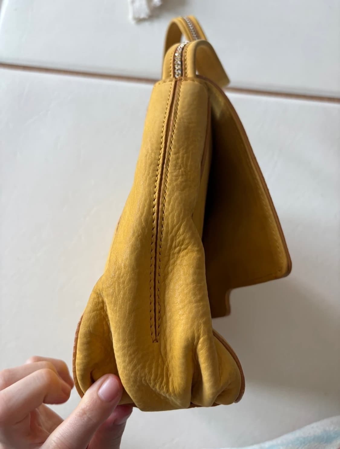 펜디 스웨이드 숄더백 상품이미지2