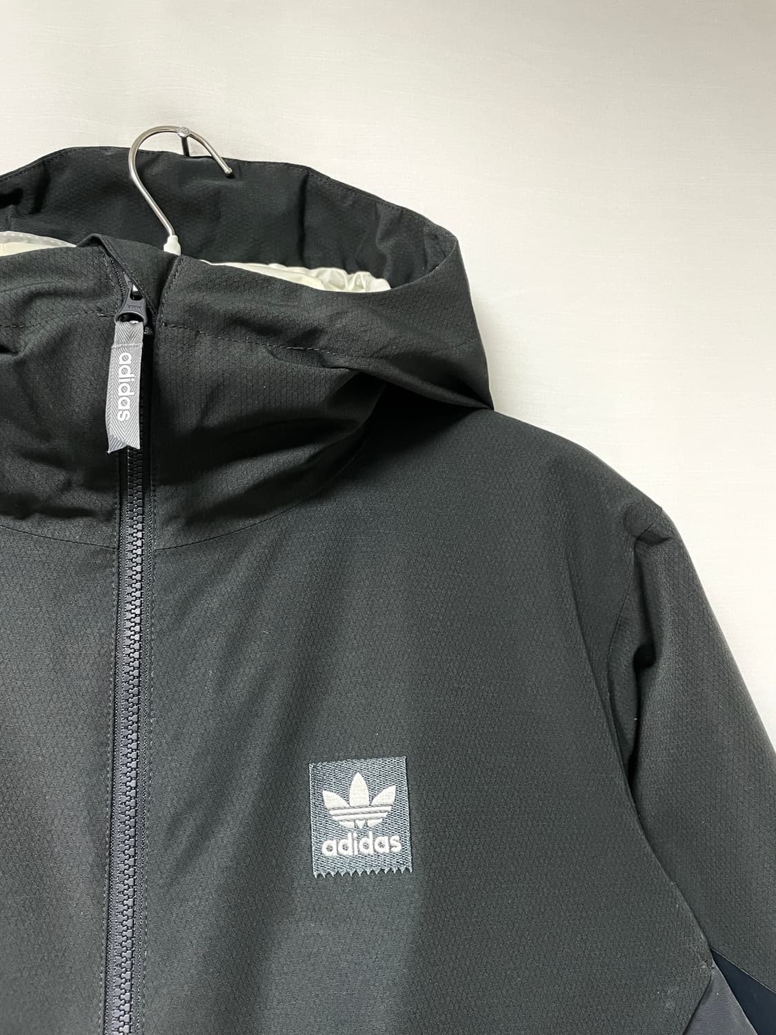 아디다스 프리미엄 라이딩 바람막이 자켓 _ 차콜 상품이미지3