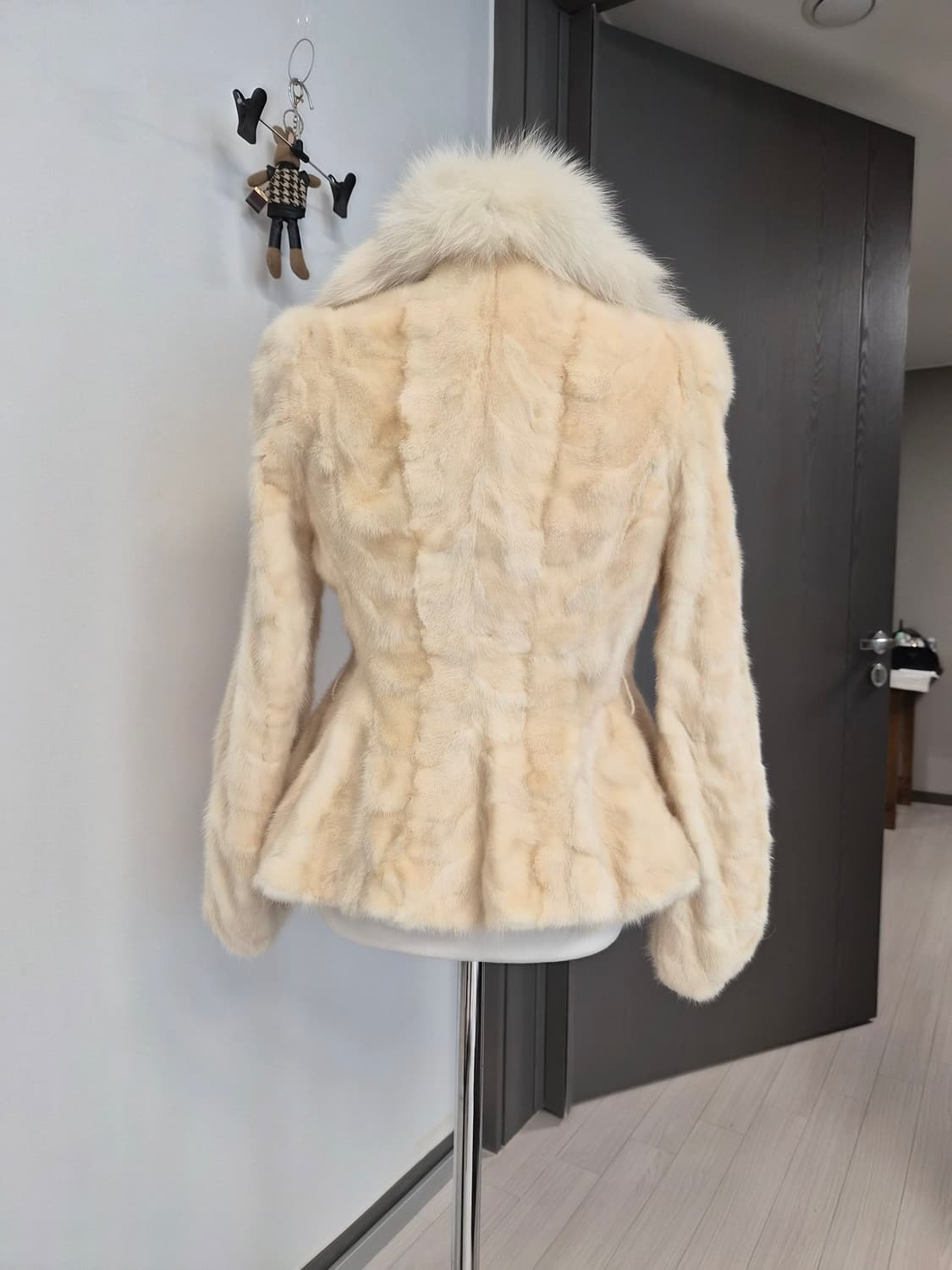 모건(MORGAN) 폭스퍼 밍크 스타일 하프 자켓 (55사이즈/베이지) 상품이미지3