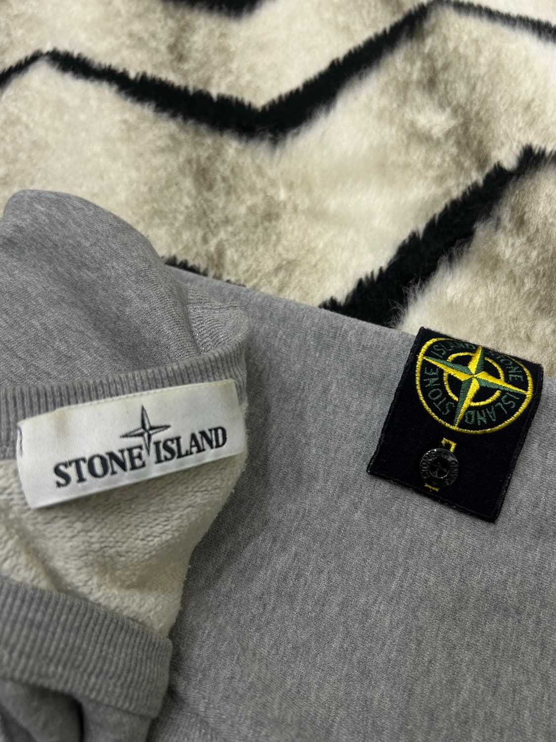 [L]스톤아일랜드 맨투맨/그레이/기모 상품이미지6