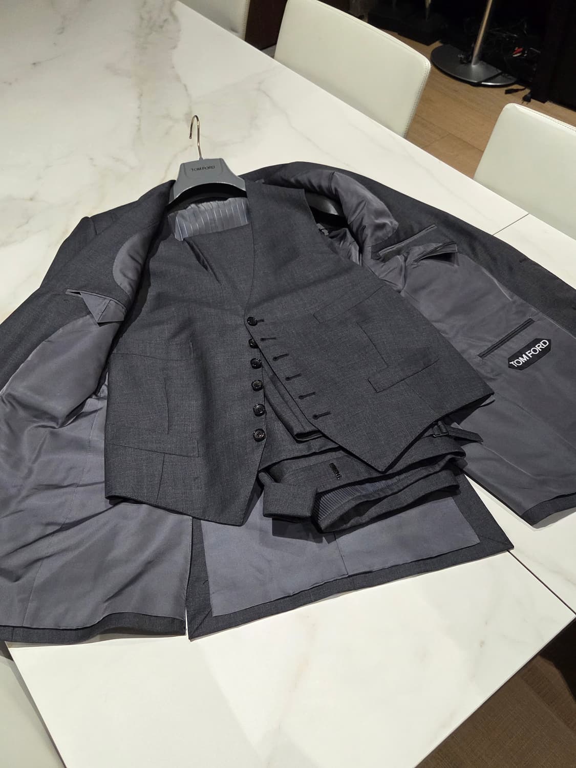 톰포드 쓰리피스 정장 셋업 50 상품이미지4