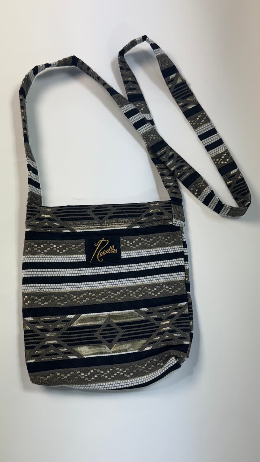 니들스 사이드백 상품이미지1