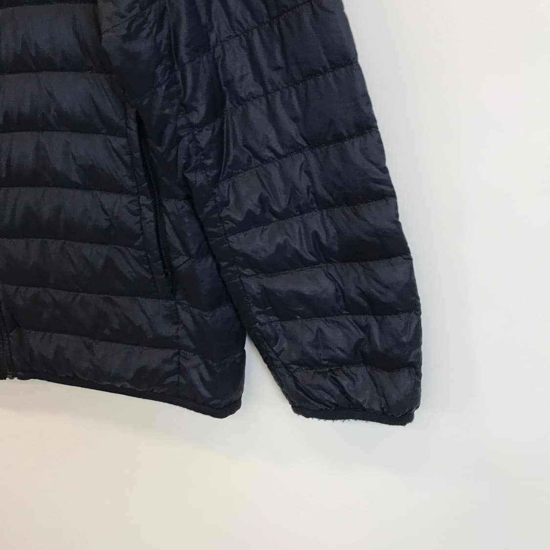 유니클로 JPN 네이비 울트라라이트다운 경량패딩 [S] 상품이미지3