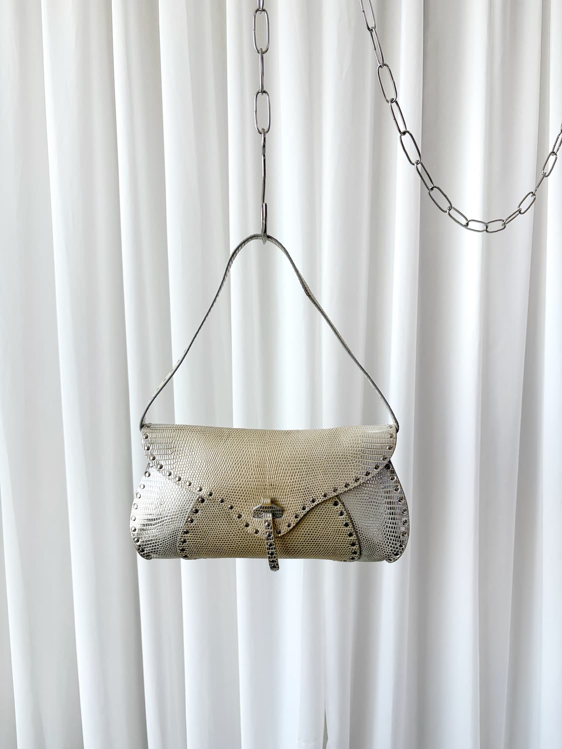 셀린느 리자드스킨 스터드 트리옹프 숄더백  상품이미지1