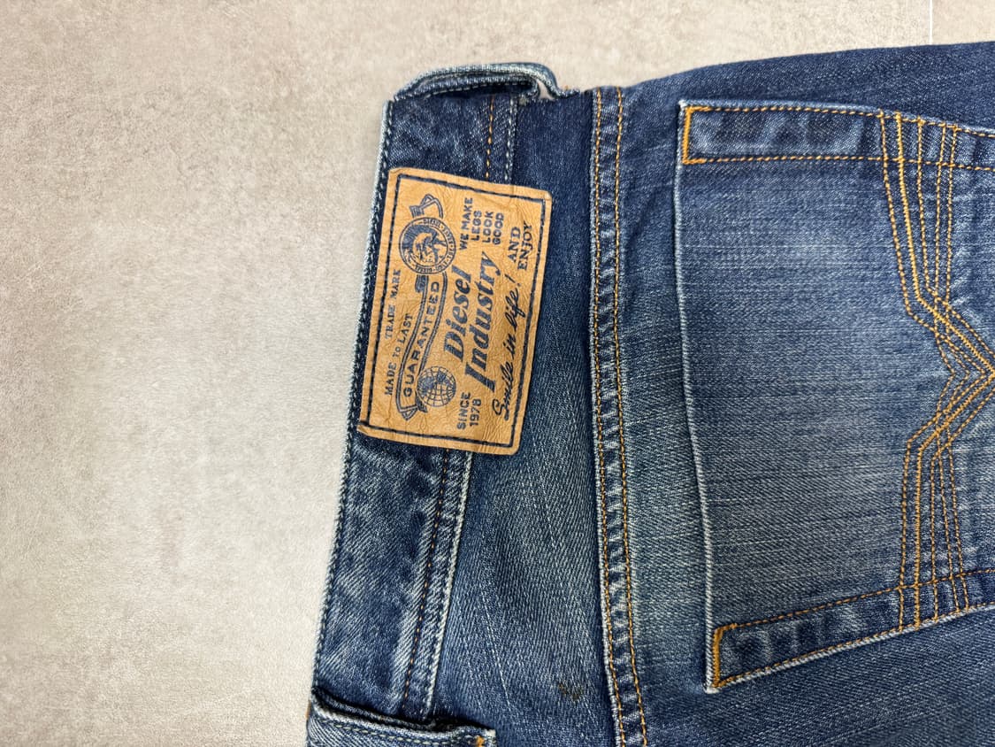 디젤 세미 부츠컷 데님 팬츠 상품이미지1