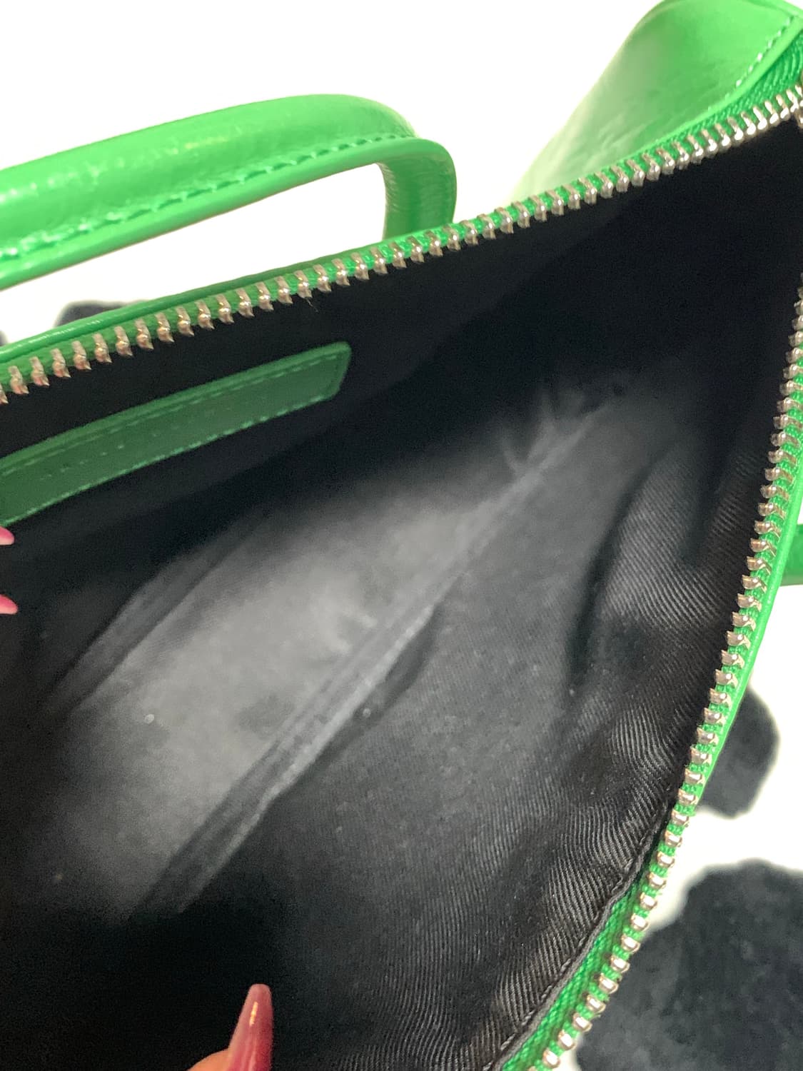 마지셔우드 지퍼스몰 숄더백 그린 상품이미지5