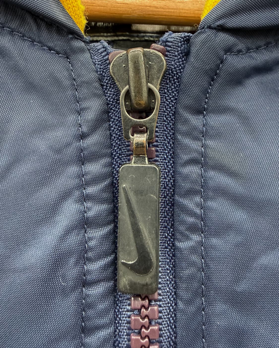 나이키 00s 미시건 컬리지 로고 나일론쉘 후드 점퍼 네이비 상품이미지6