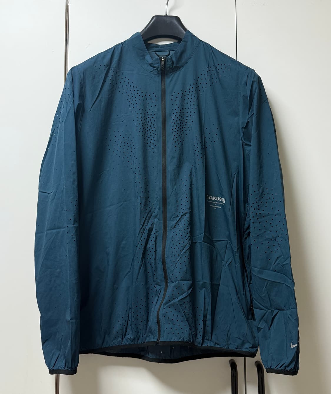 NIKE GYAKUSOU LASER 나이키 갸쿠소우 바람막이 상품이미지2