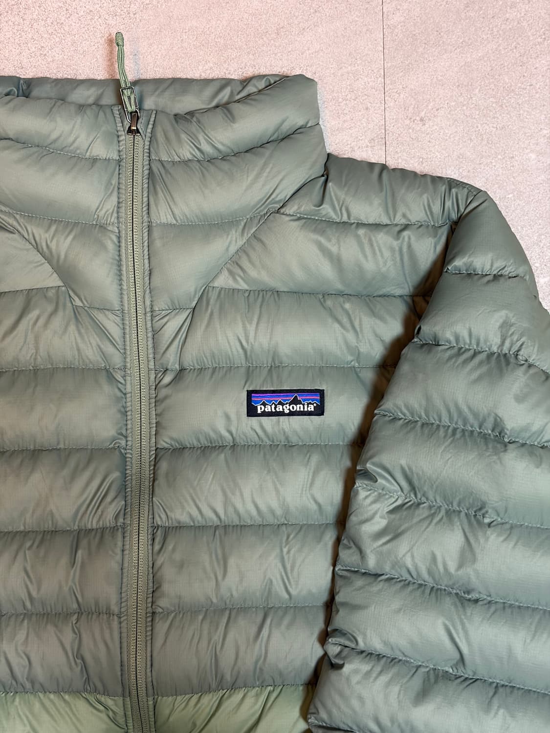 파타고니아 다운스웨터 경량 패딩 세이지그린 XL 상품이미지2