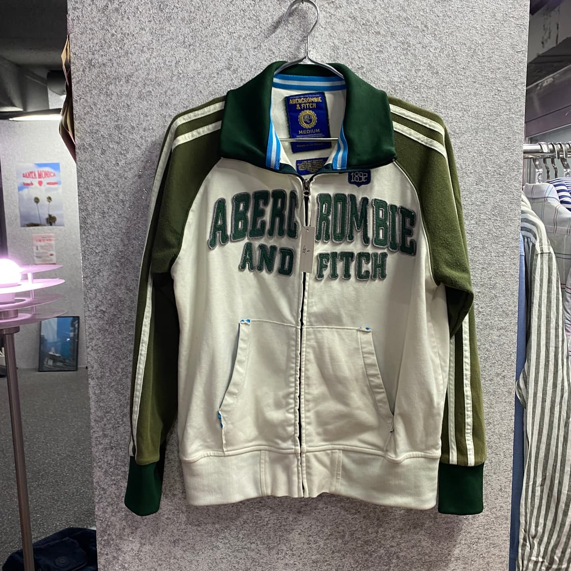 아베크롬비 앤 피치 빅로고 트랙탑 집업 B4492  상품이미지2