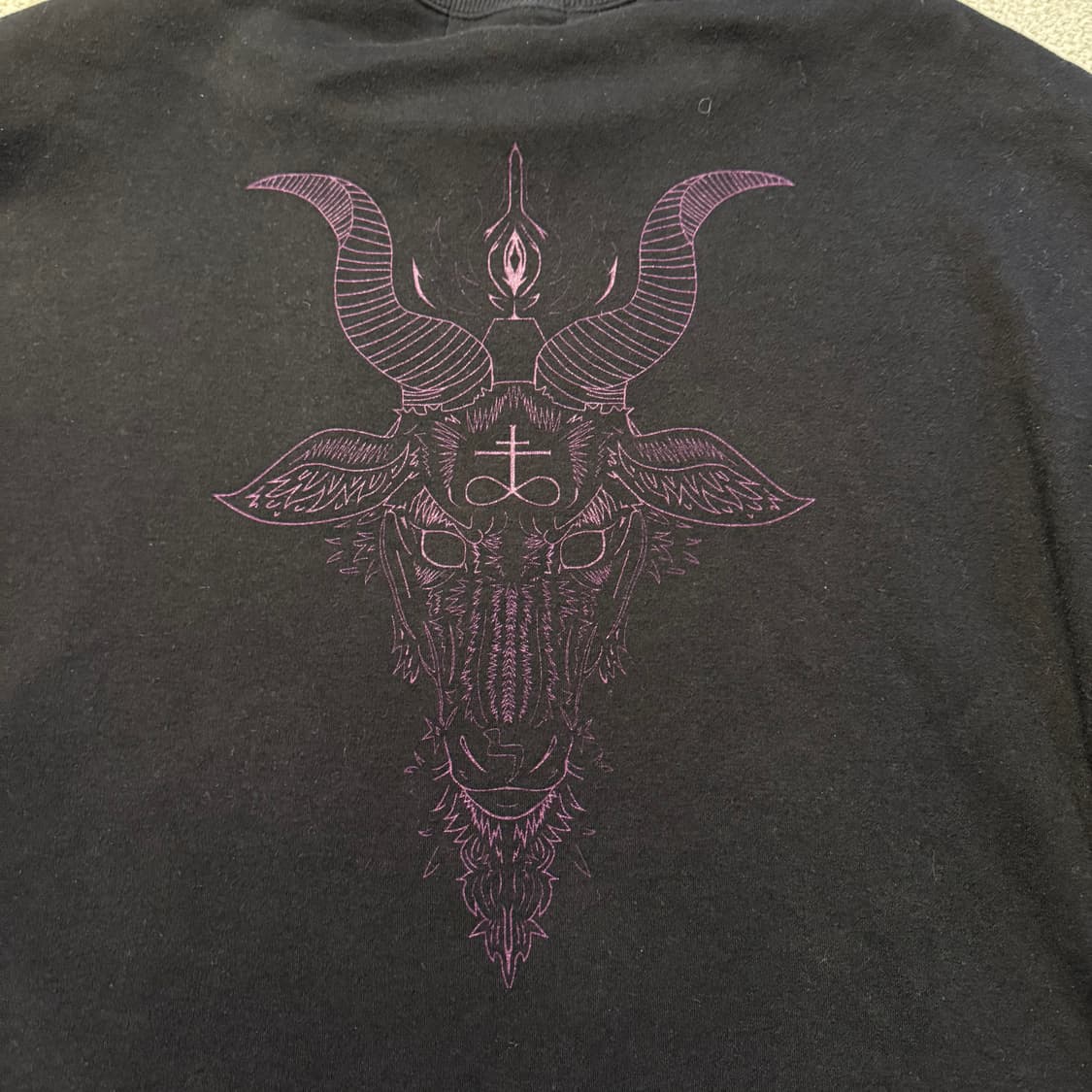 All eyes on you 레이어드 염소 맨투맨 상품이미지4