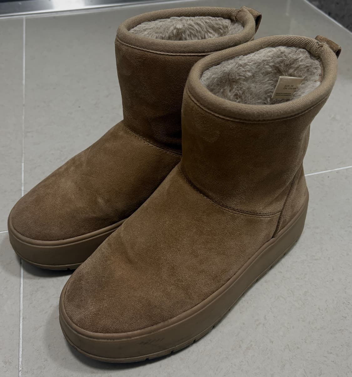 Zara 페이크 퍼 플랫폼 어그 부츠 상품이미지4