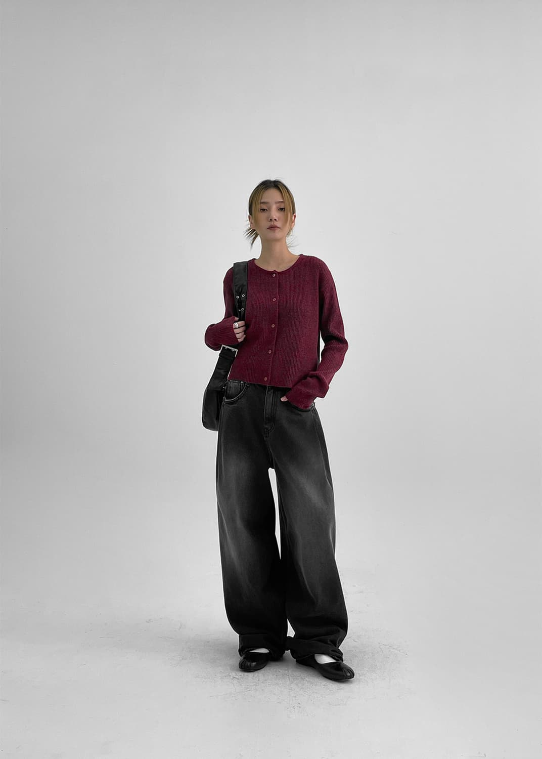 블랙업 핀턱 워싱 와이드 팬츠 판매합니다. 상품이미지5