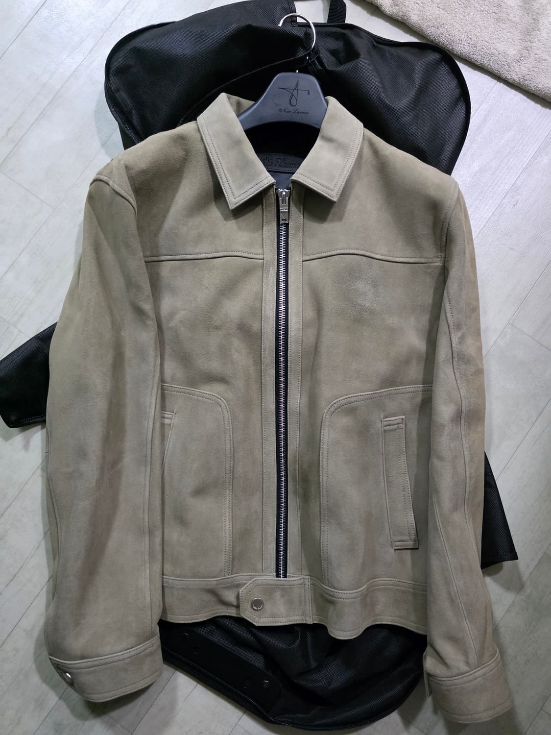 느와르라르메스 스탠다드 스웨이드 자켓 48 상품이미지2