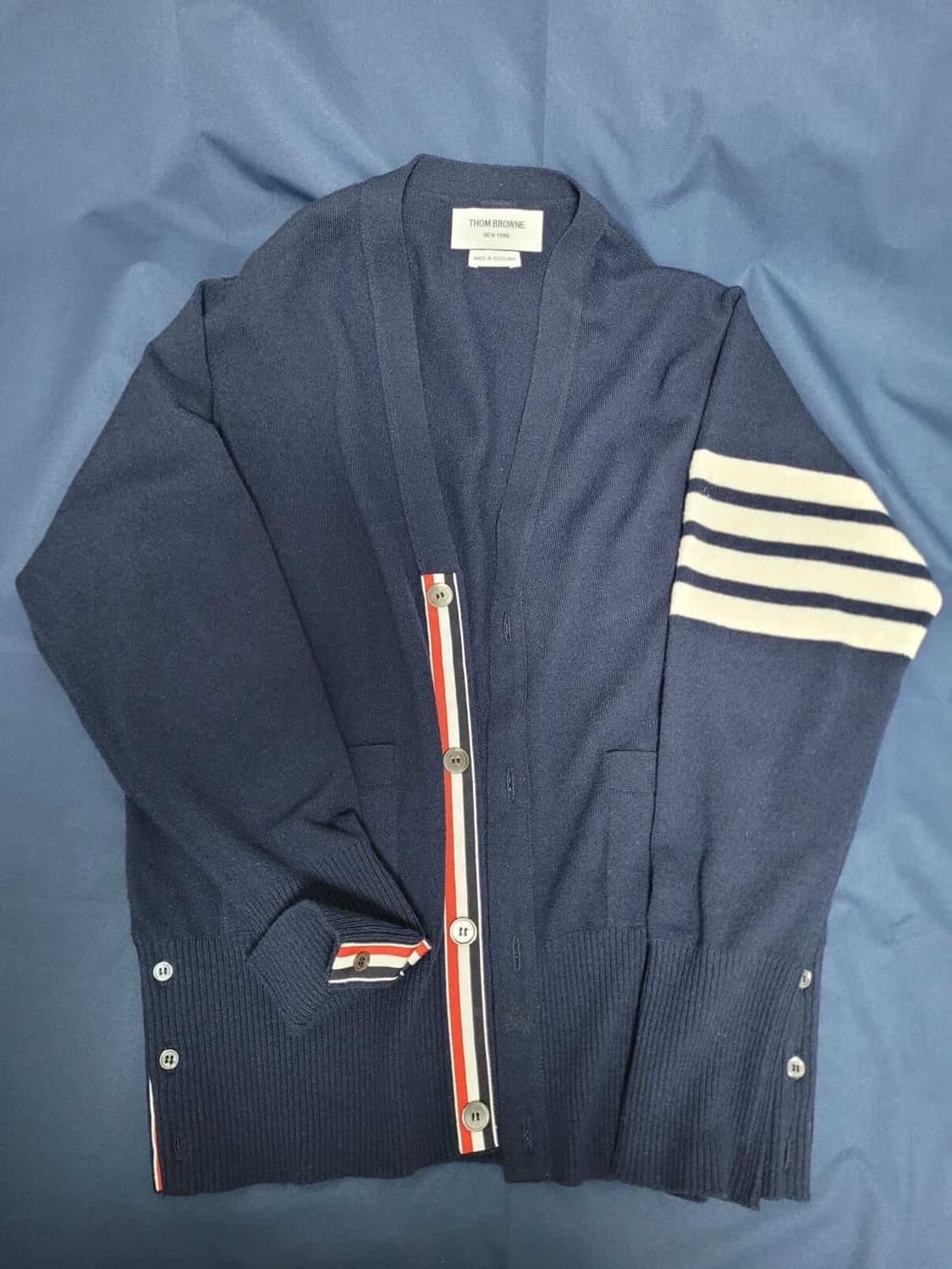 톰브라운 캐시미어 가디건 4 팝니다 상품이미지1