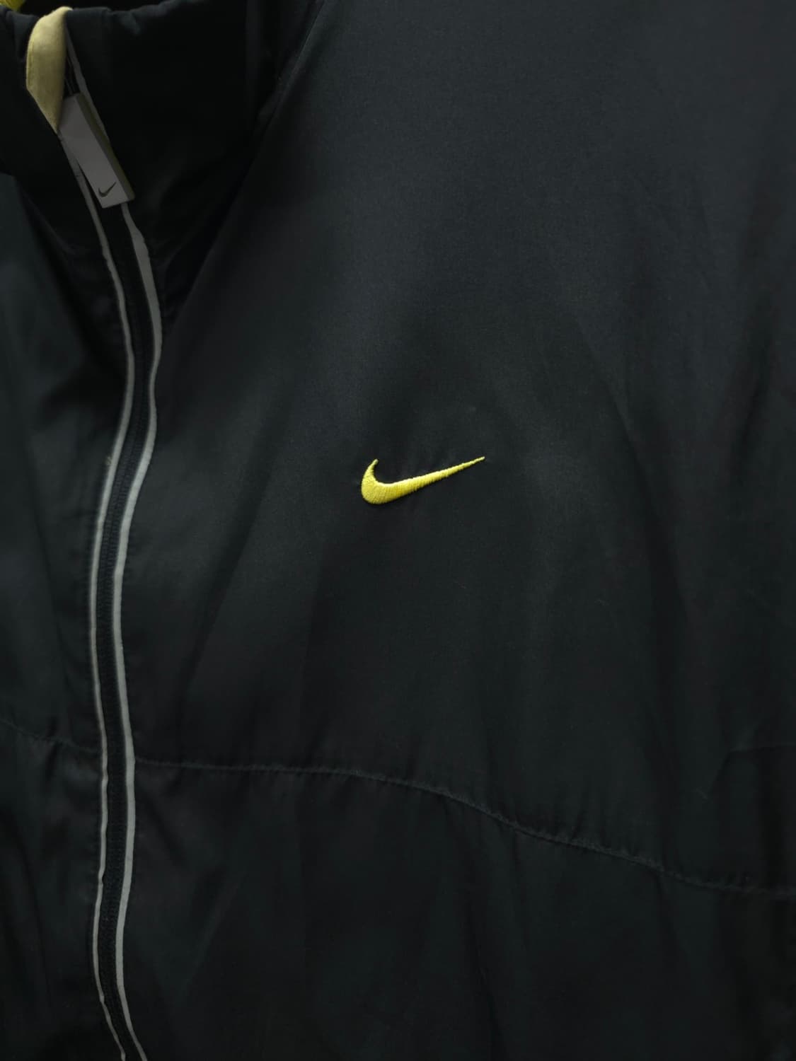 [나이키] 블랙 & 옐로우 배색 바람막이 (L사이즈/100) 상품이미지3