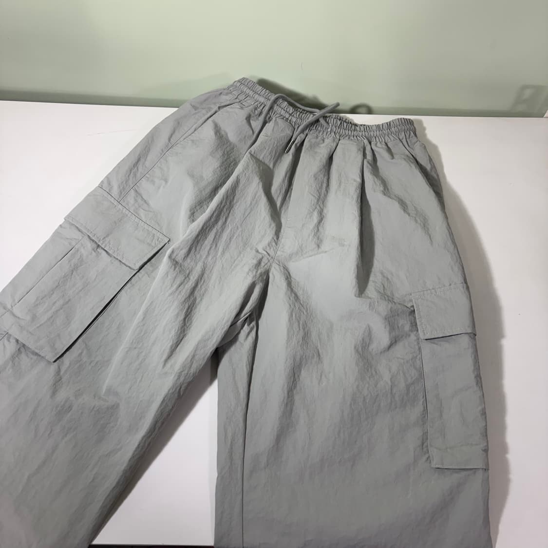 M 낫포너드 그레이 레귤러핏 파라슈트 카고 나일론팬츠 상품이미지1