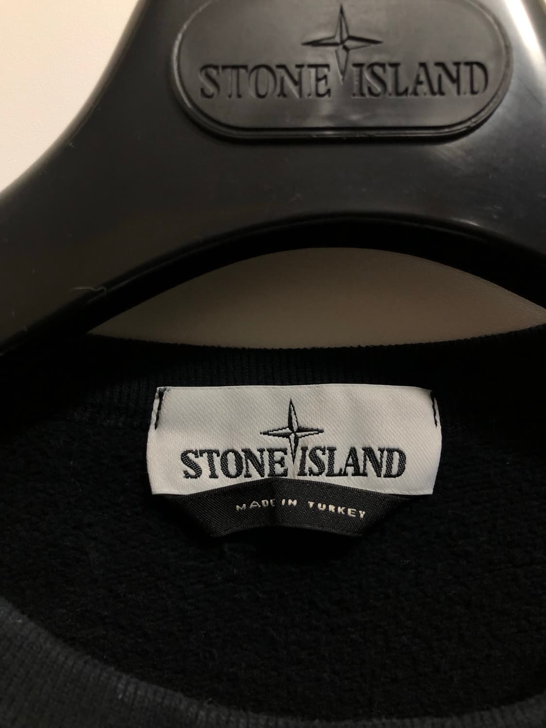 [S] 스톤아일랜드 와펜 패치 12주년 기모 맨투맨 블랙 상품이미지4