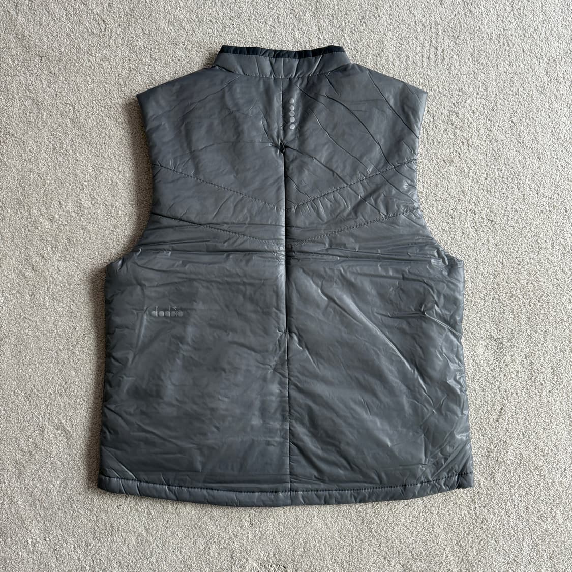 디아도라 퍼포먼스 러닝 패딩 베스트 상품이미지3