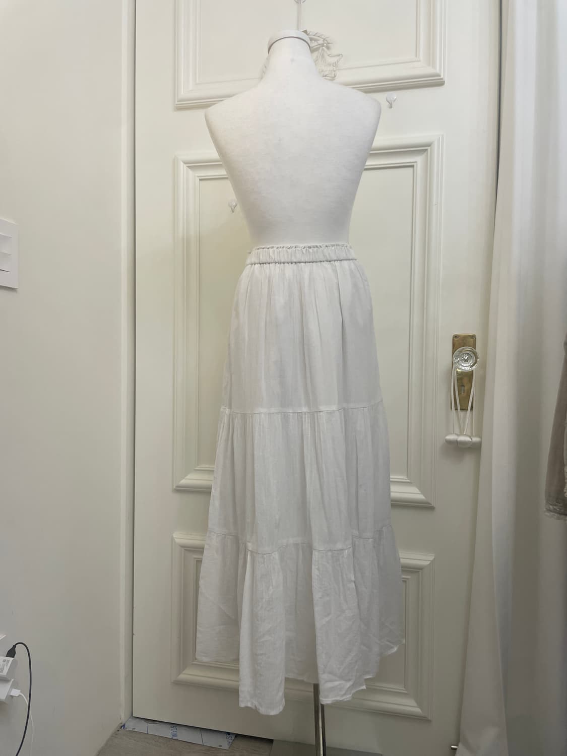 grayish white tired long skirt(size-M) 상품이미지3