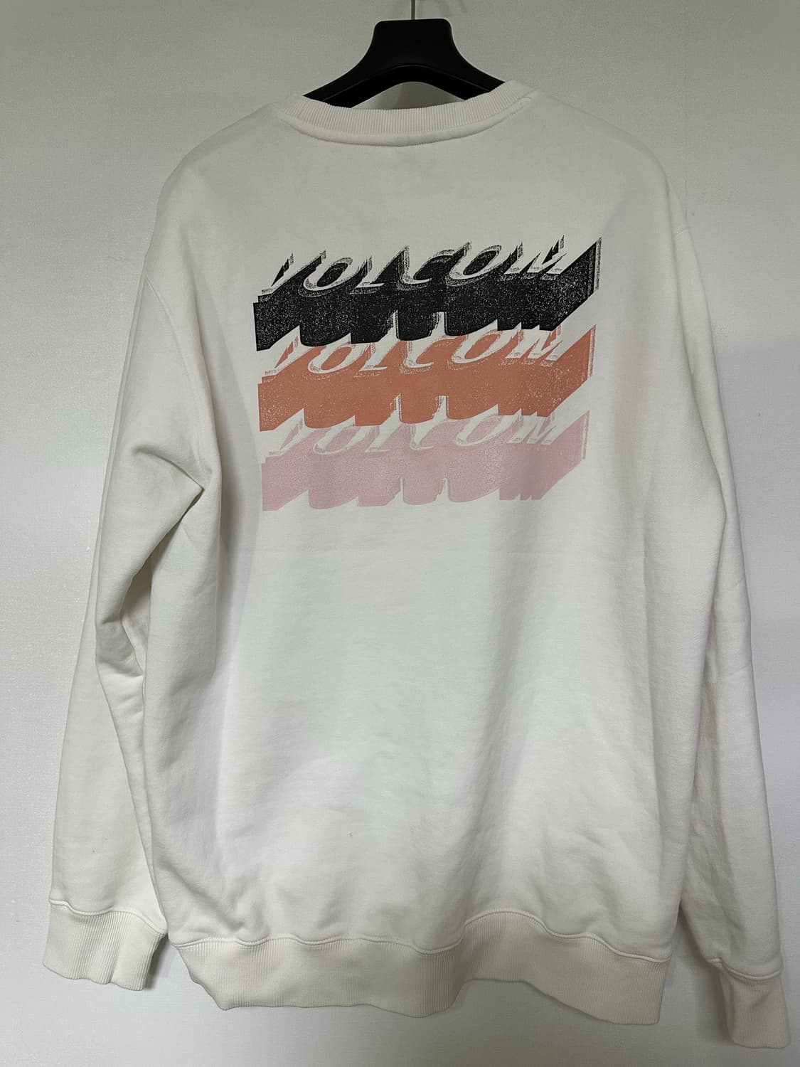 볼컴 VOLCOM 화이트 맨투맨 티셔츠 상품이미지3