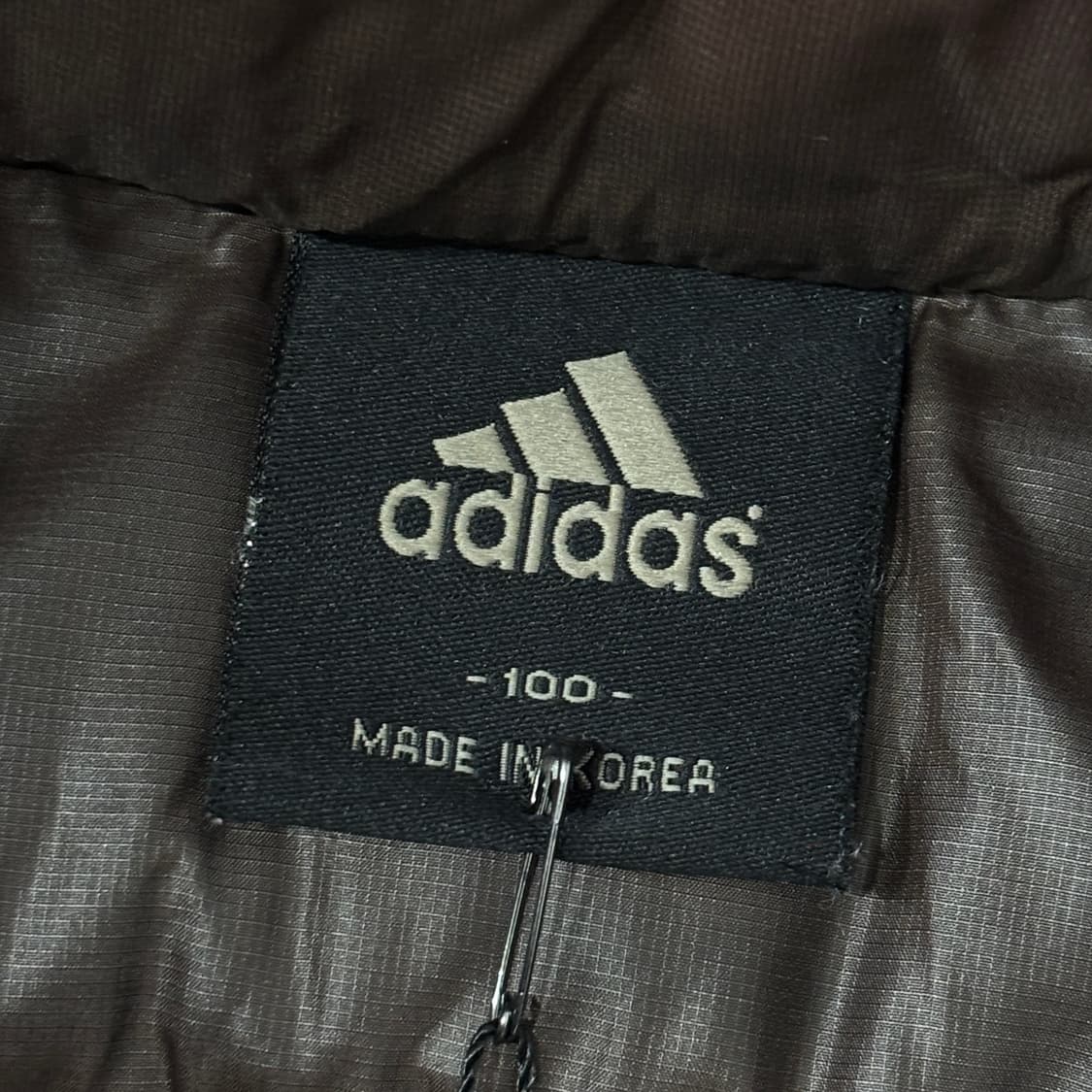 아디다스 브라운색 후드 경량패딩 상품이미지4