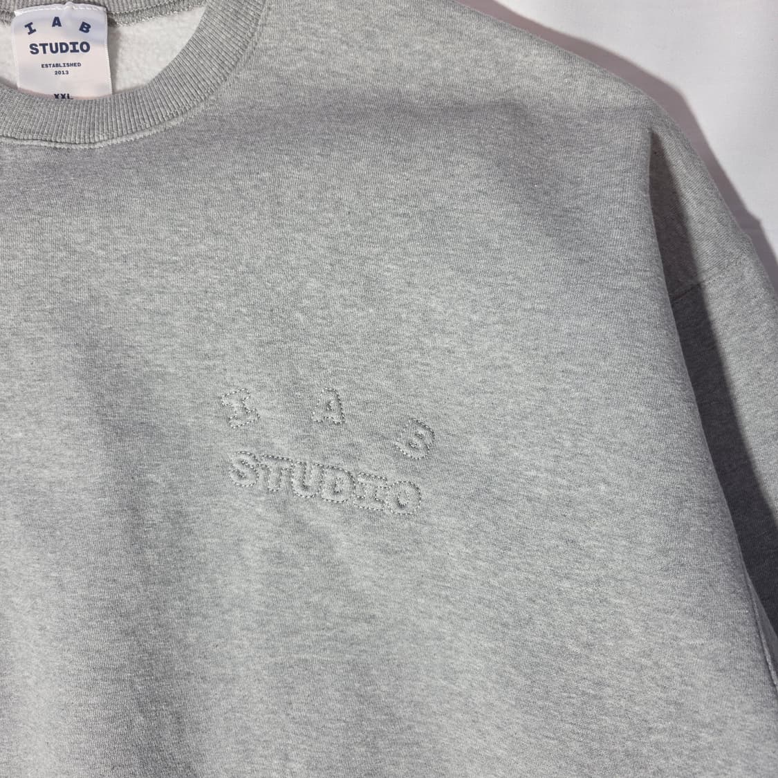 [2XL]아이앱 스튜디오 엠보스 스웻셔츠 상품이미지4