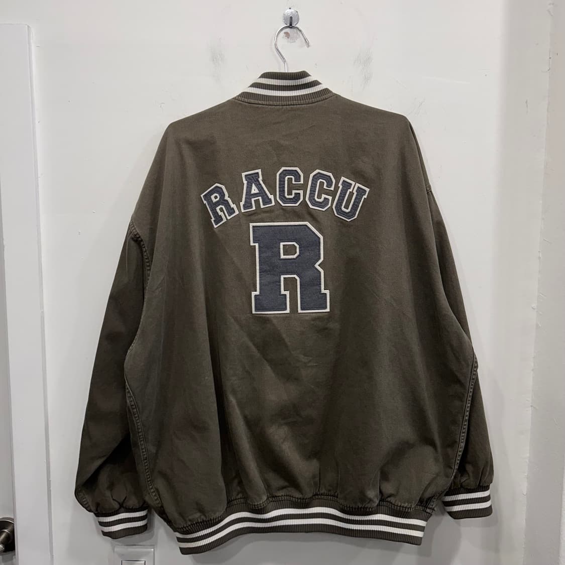 RACCU by TAKEASY 로고 코튼 바시티자켓 상품이미지5