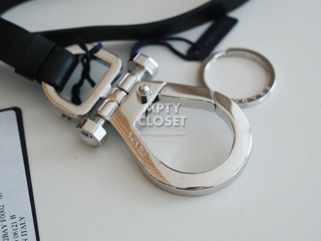 프라다 2PP115 레더 키링 목걸이 스트랩 상품이미지2