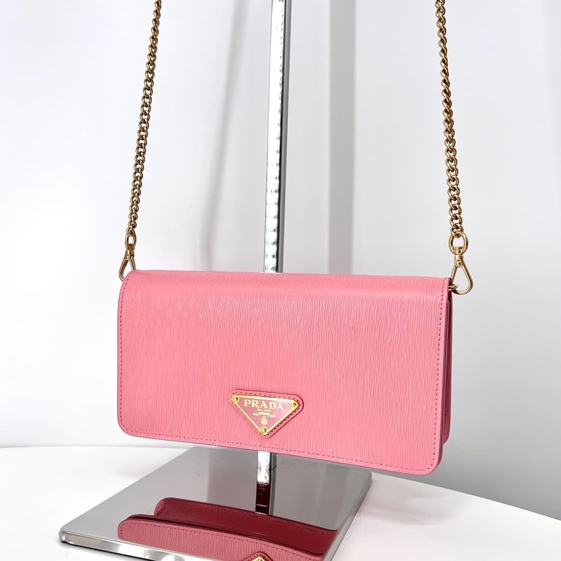 프라다 비텔로 무브 삼각로고 WOC 크로스백 (1DH044) 상품이미지2