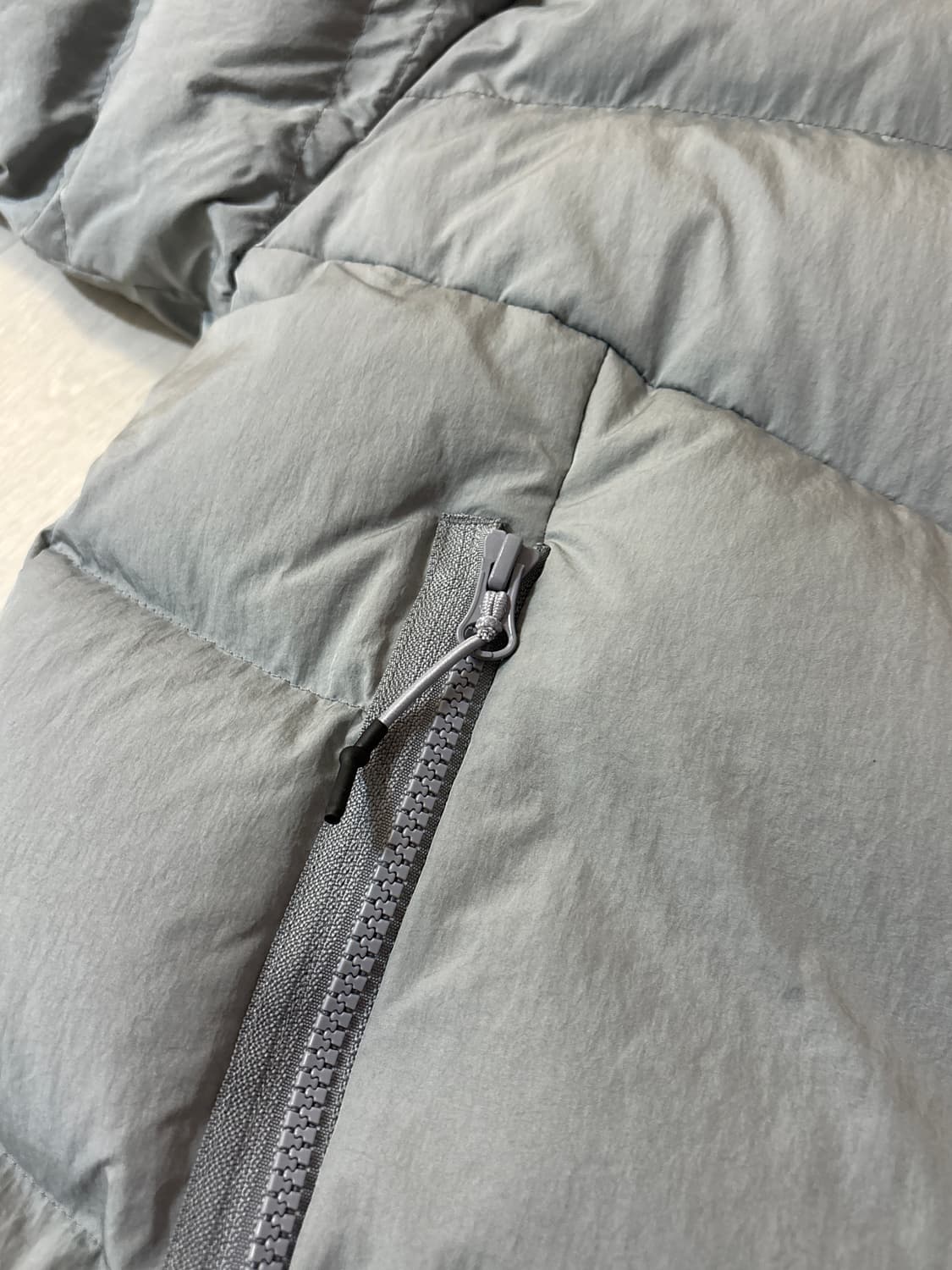 언어펙티드 레이어드 패딩 M 세이지그린 상품이미지4