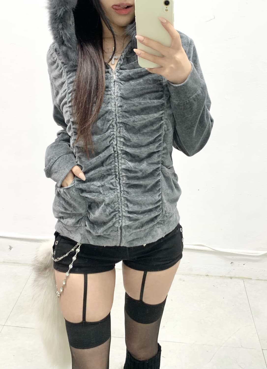 [ROSA CHERI] 갸루 벨벳 셔링 퍼 후드집업 상품이미지4