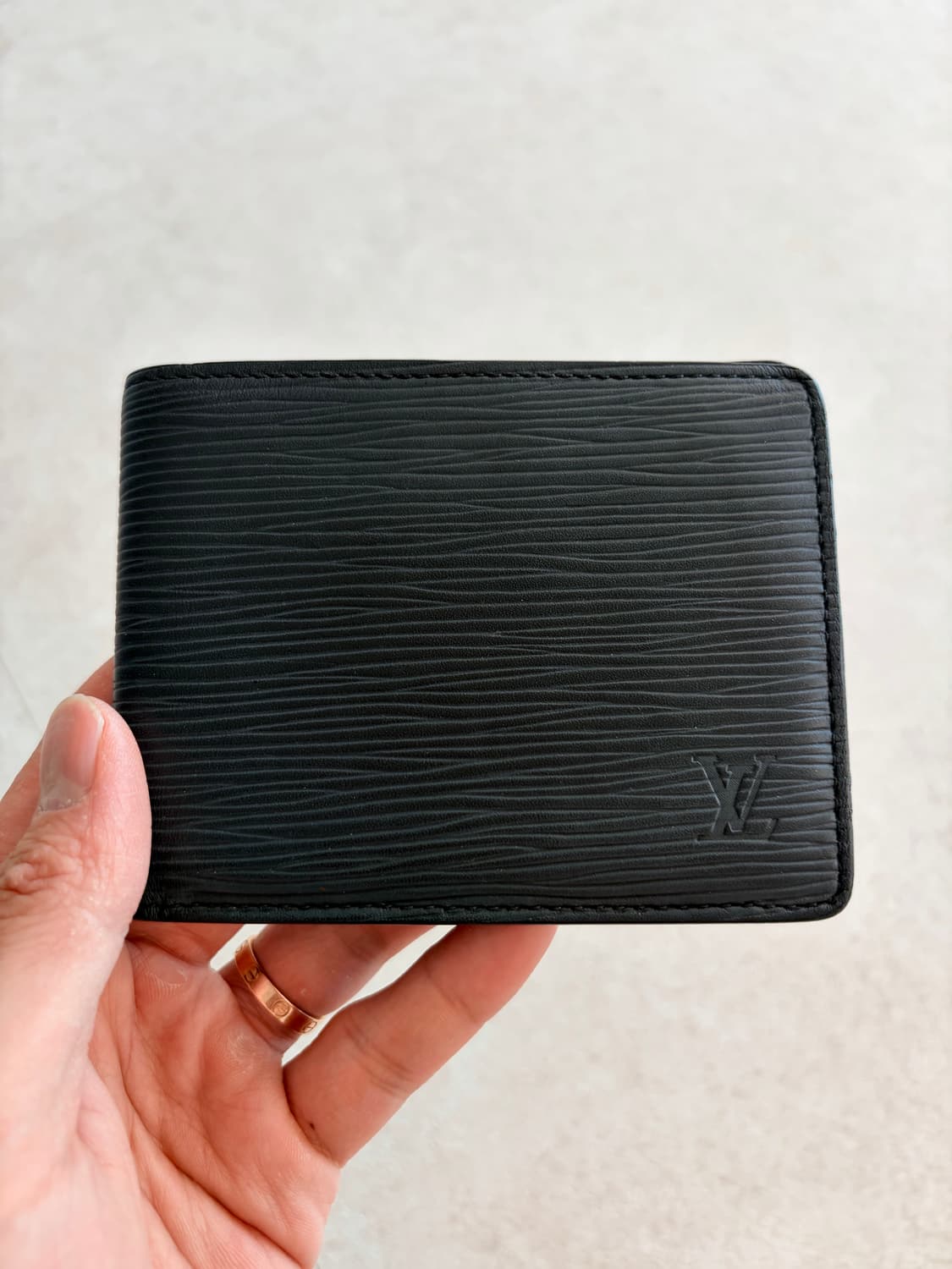 루이비통 에삐 반지갑 블랙 상품이미지1
