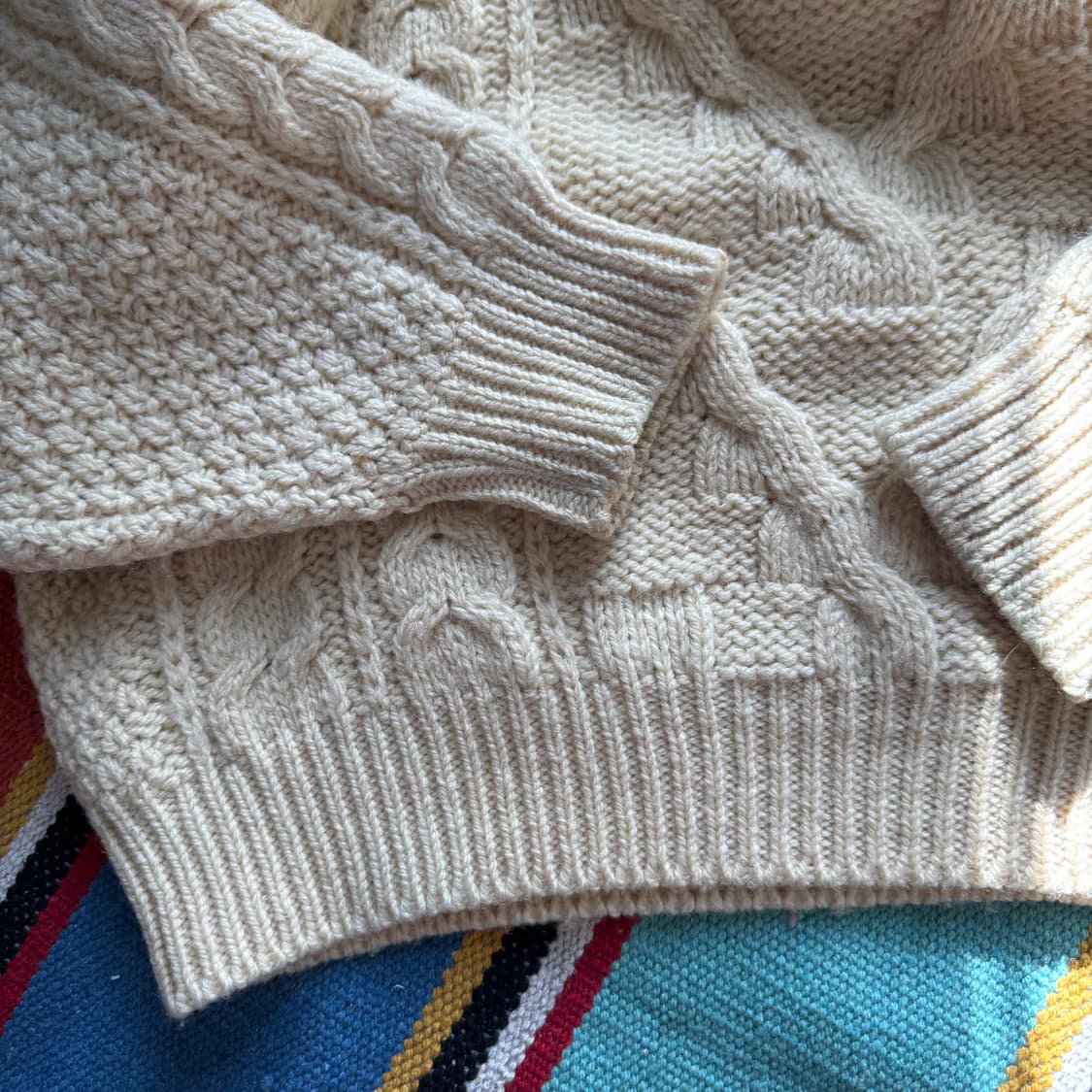 England made 아이보리 크림 헤비 울 꽈배기 도톰 니트 스웨터  상품이미지3