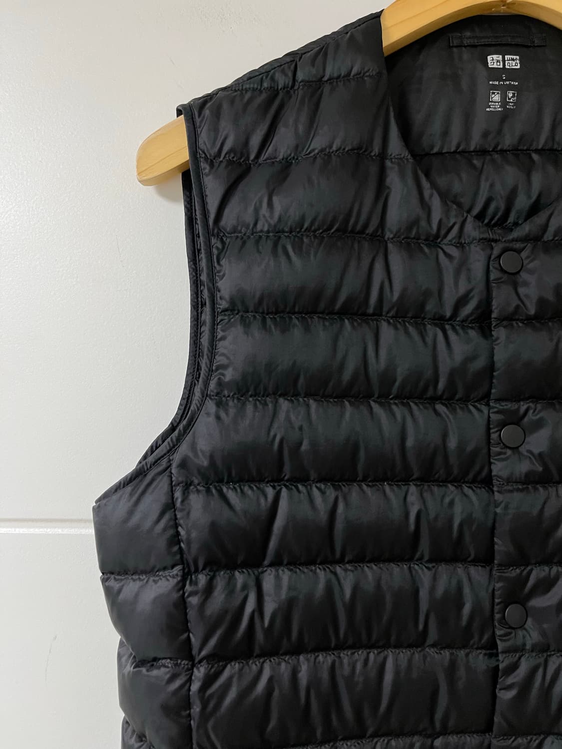 유니클로 경량 패딩 조끼 상품이미지3