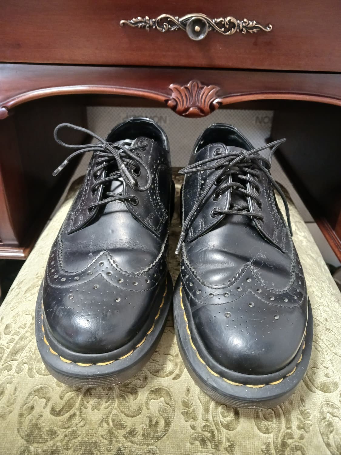 닥터마틴 3989 브로그 윙팁 상품이미지1