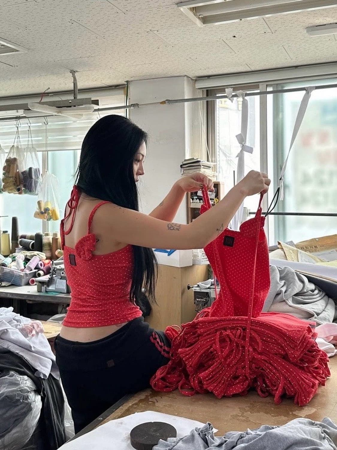 toh 티오에이치 B heart sleeveless 상품이미지4