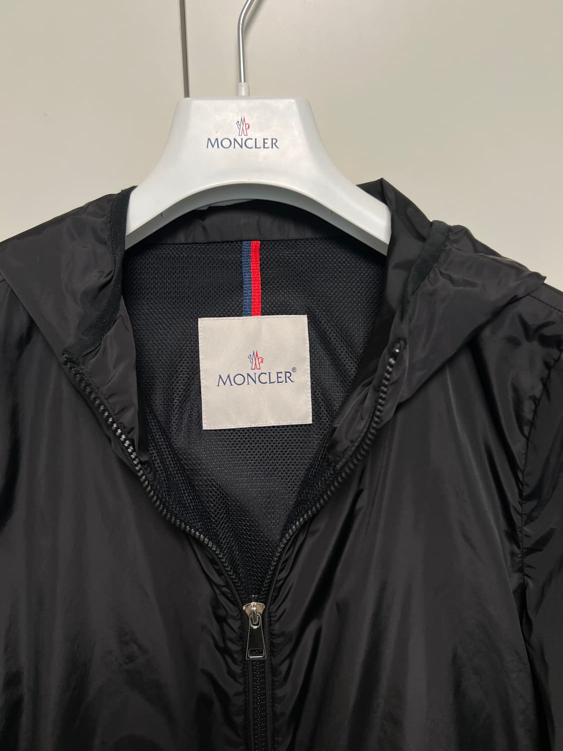 [2] 몽클레어 여성 바람막이 자켓 상품이미지2