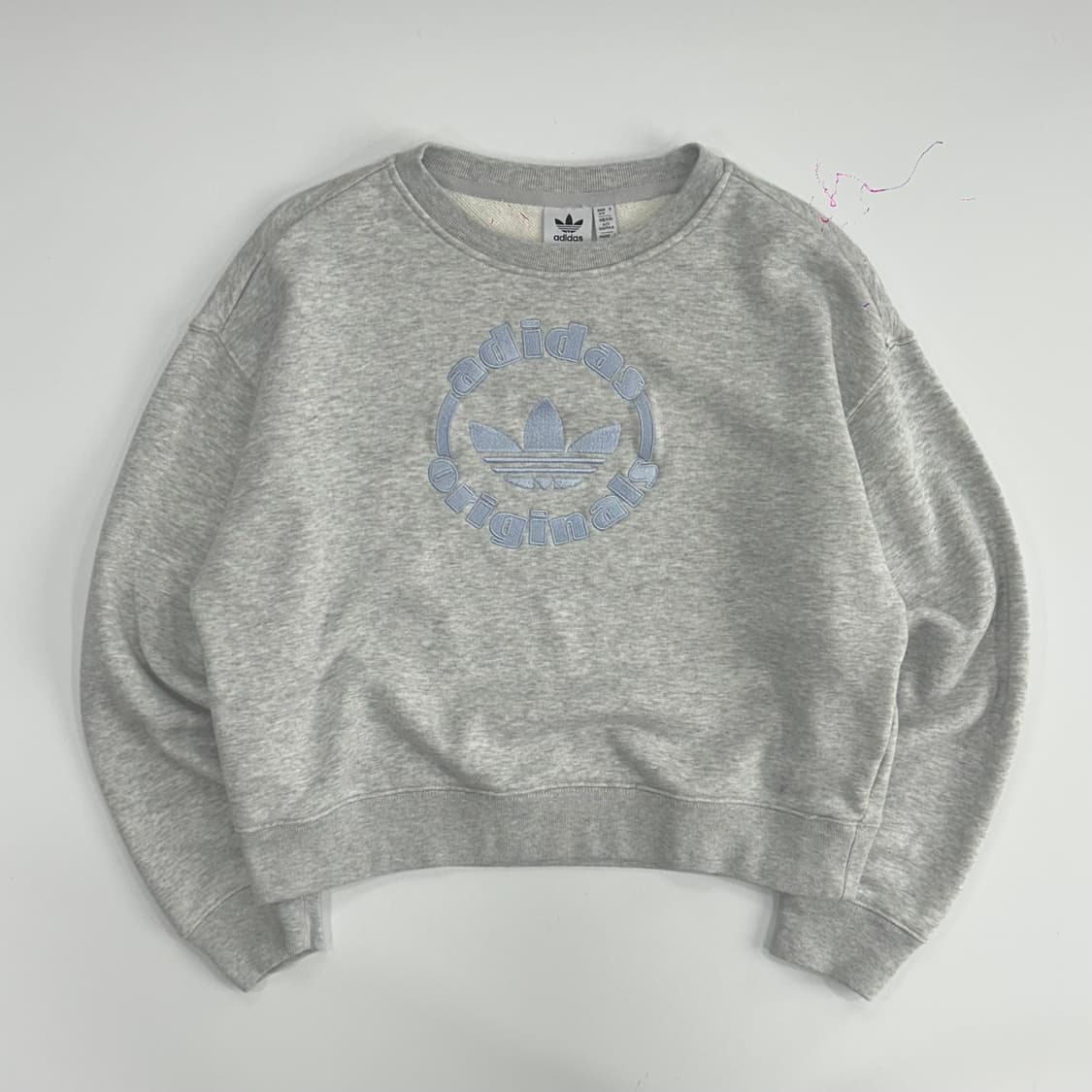 Adidas 아디다스 라이트블루 자수 로고 멜란지 맨투맨 상품이미지3