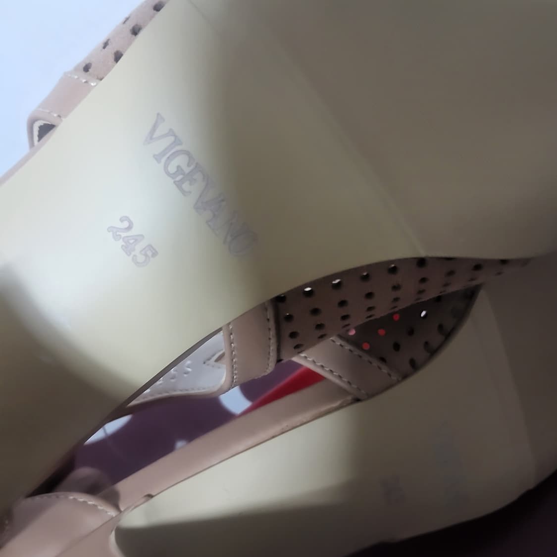 새상품 금강제화 가죽 미들 힐 펌프스 여자 여름 구두  245 15만 상품이미지4