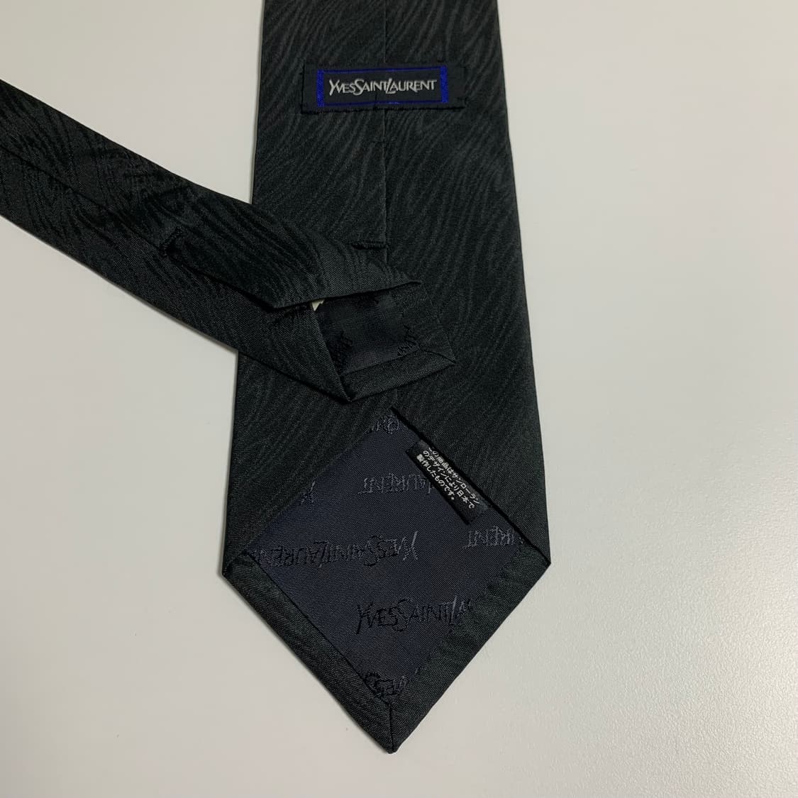 입생로랑(YSL) 블랙 명품넥타이 100실크 새상품급 8.3cm 상품이미지6