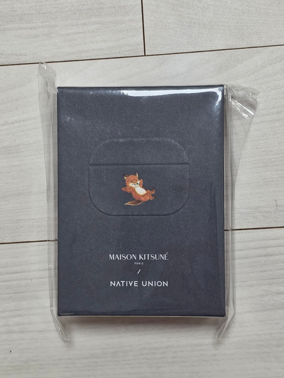 메종키츠네 에어팟케이스  상품이미지3